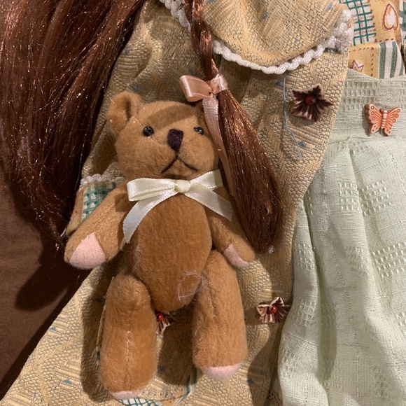 CASSANDRA COLLECTION BY CASSANDRA VISCONTI PORCELAIN DOLL 2005 LTD - Picture 2 of 8